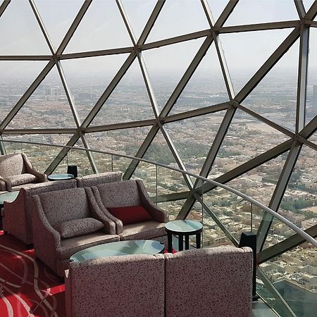 Mandarin Oriental Al Faisaliah, Riad Exterior foto The 360° view from the lounge