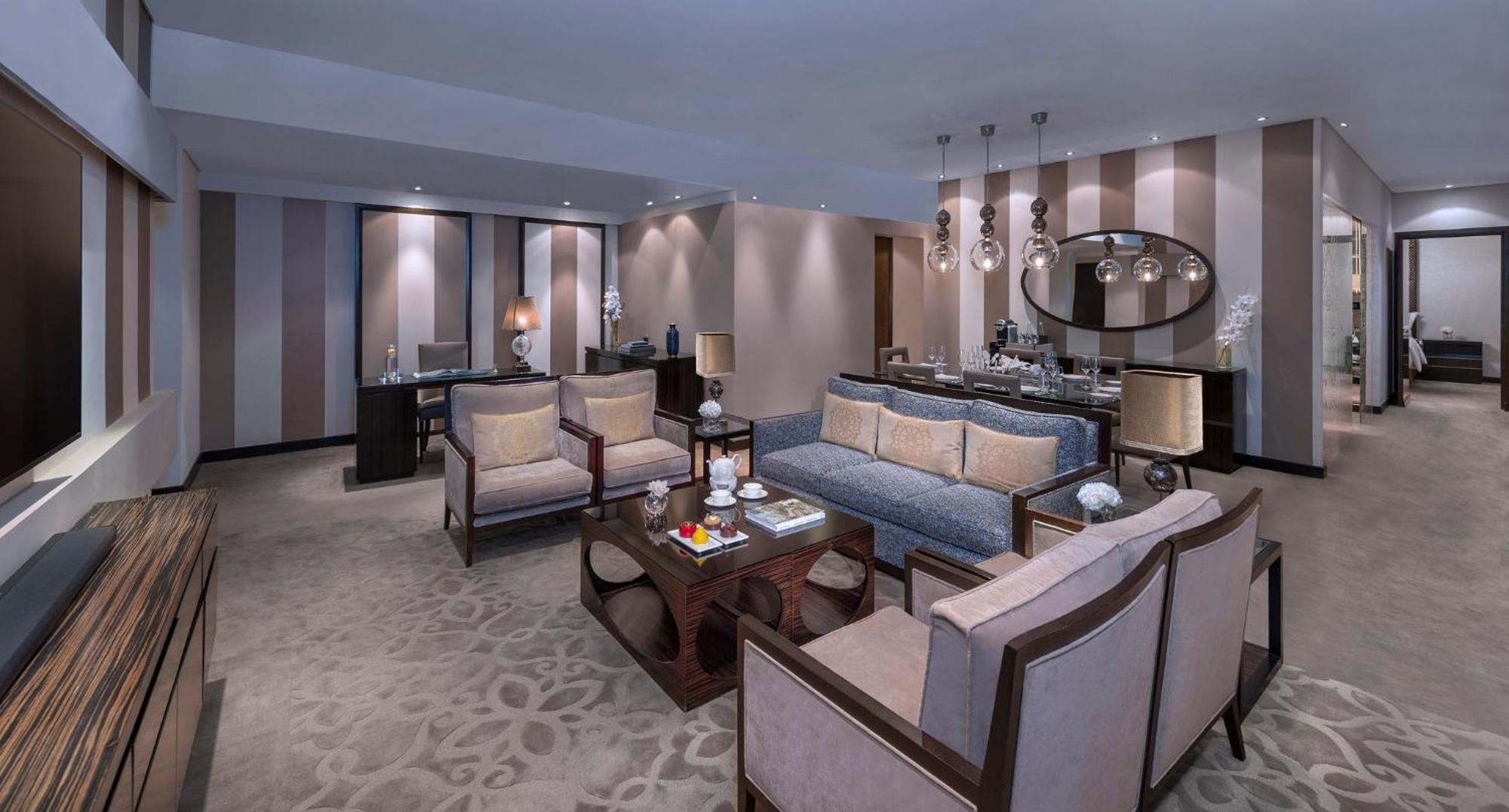 Mandarin Oriental Al Faisaliah, Riad Exterior foto The Club Lounge at the Conrad Hong Kong