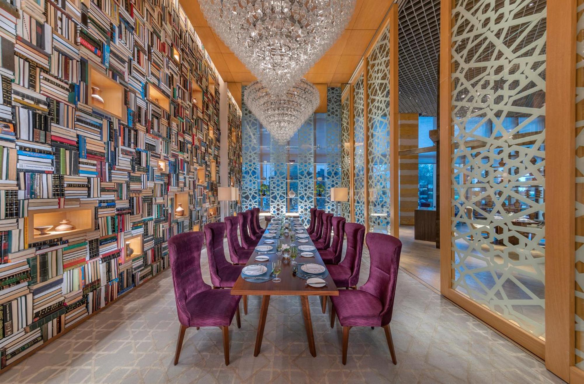 Mandarin Oriental Al Faisaliah, Riad Exterior foto Library at The Address