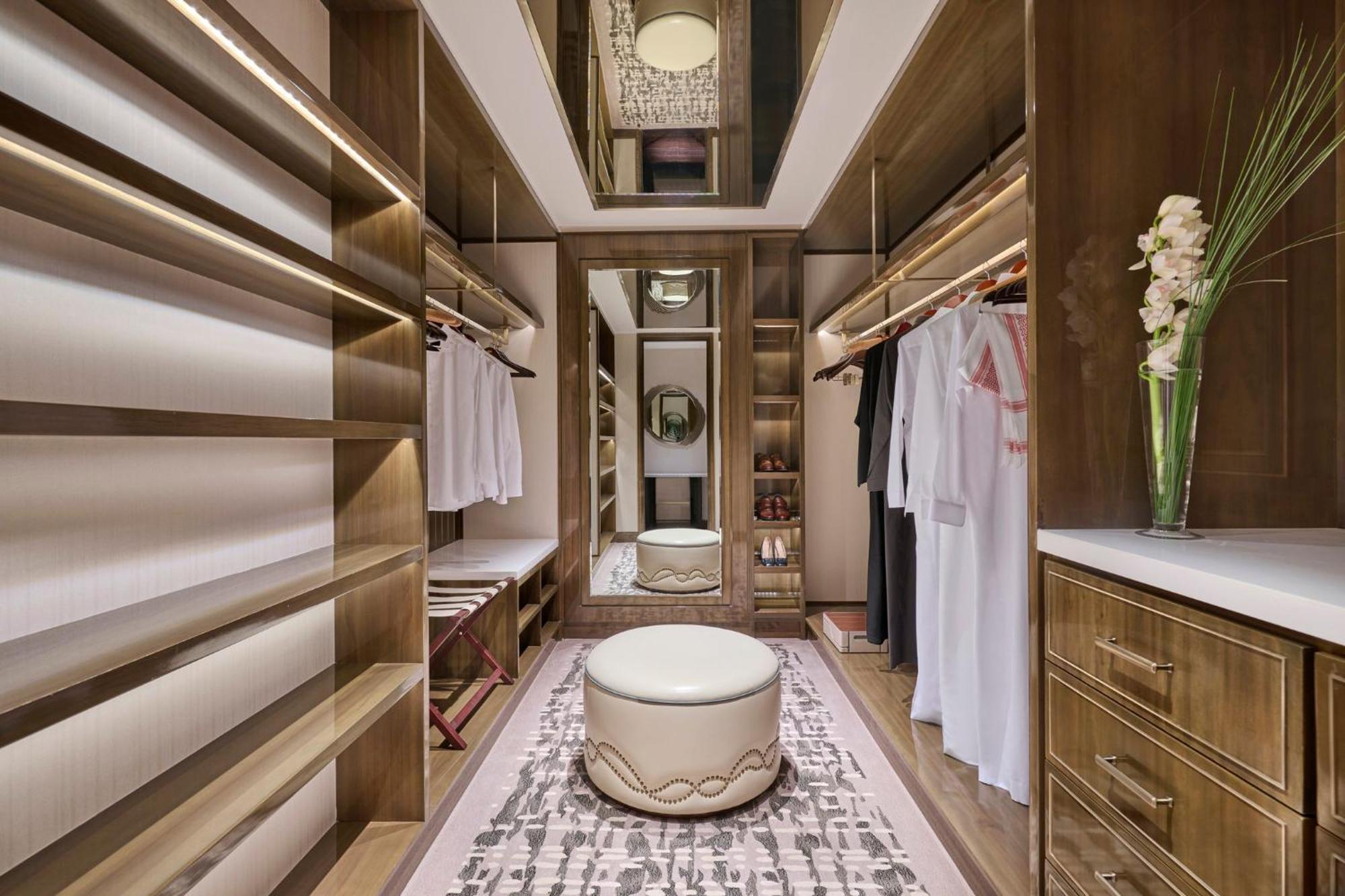 Mandarin Oriental Al Faisaliah, Riad Exterior foto A walk-in closet