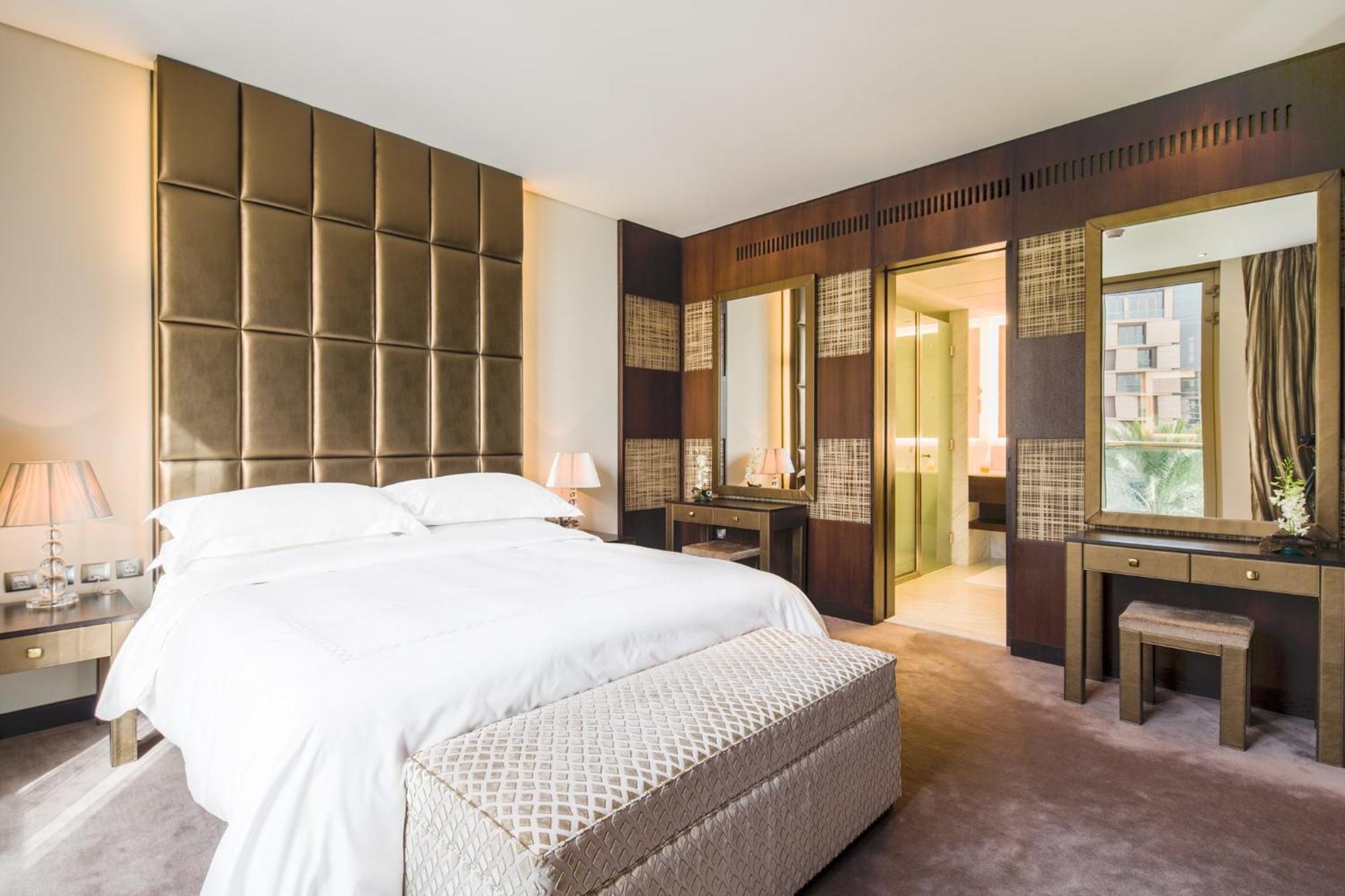Mandarin Oriental Al Faisaliah, Riad Exterior foto A bedroom at The Dorchester