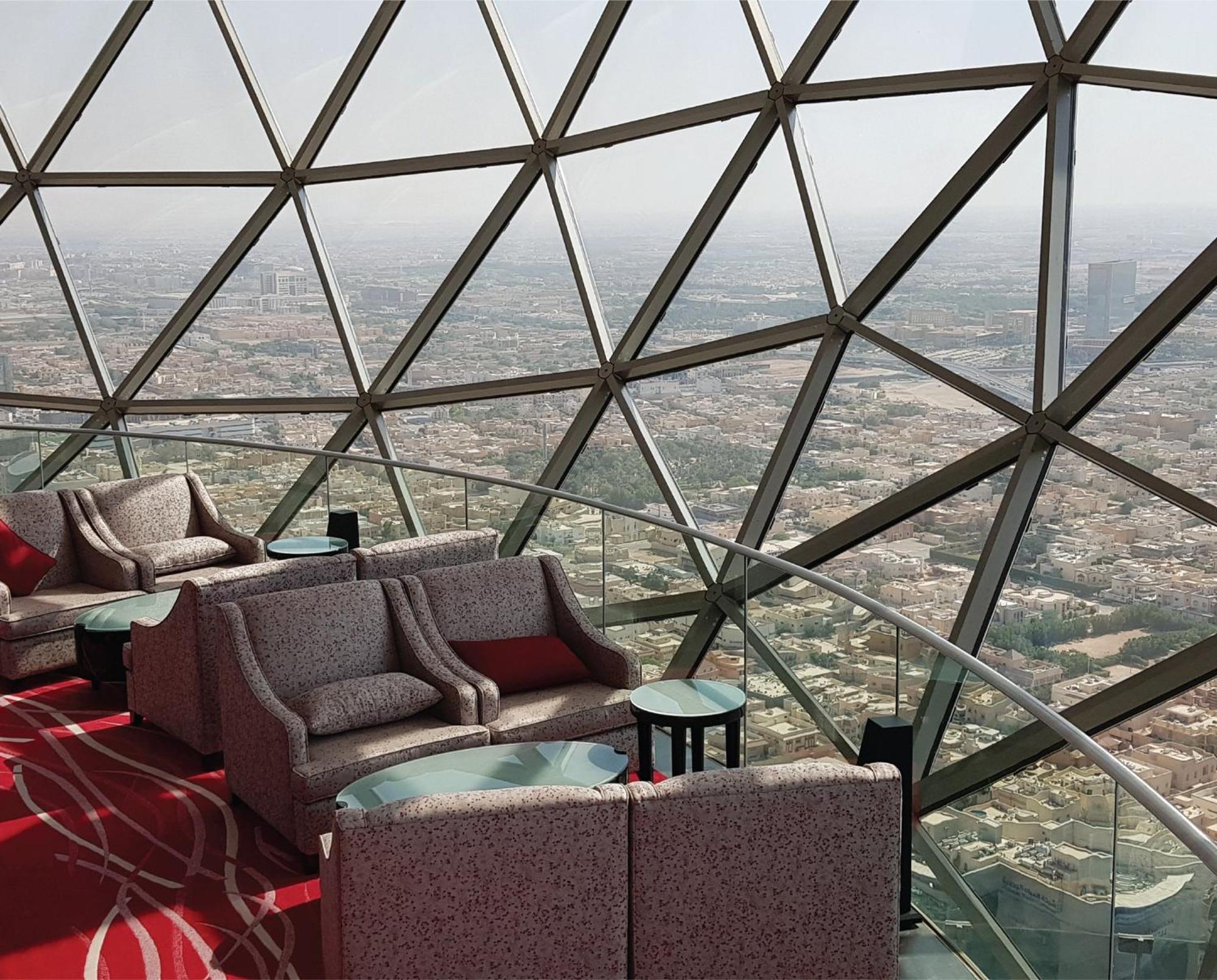 Mandarin Oriental Al Faisaliah, Riad Exterior foto The 360° view from the lounge